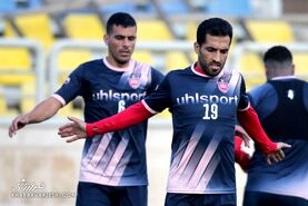 ستاره پرسپولیس در دربی نیمکت نشین میشود