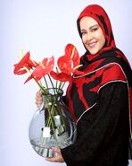 ماشین لاکچری همسر بهاره رهنما | خیابان گردی بهاره رهنما با همسر جدید در آلمان