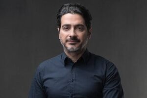 عکس وایرال شده از همایون شجریان در چهارشنبه سوری | باورتون میشه همایون شجریان این کارارو بکنه؟