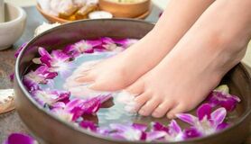 فواید گذاشتن پا در آب گرم
