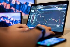 ابزارهای ضروری در مسیر موفقیت مالی: از زیرساخت‌های متاتریدر تا هوش برنامه‌نویسی MQL4