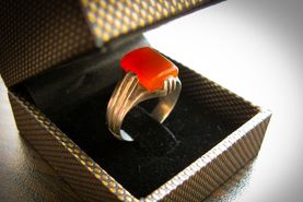عقیق یمنی اصل چه رنگی است؟
